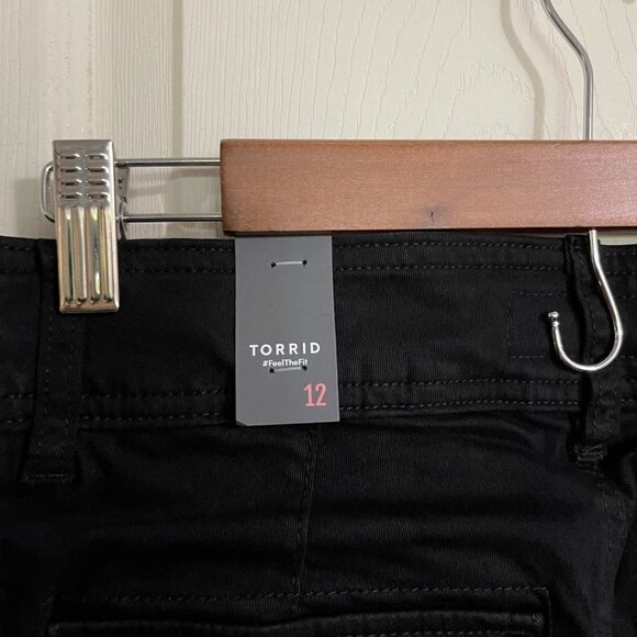 Torrid Womens NWT Black Ankle Crop Aviator Skinny Stretch Twill Mid-Rise Pant 12 - Picture 5 of 8